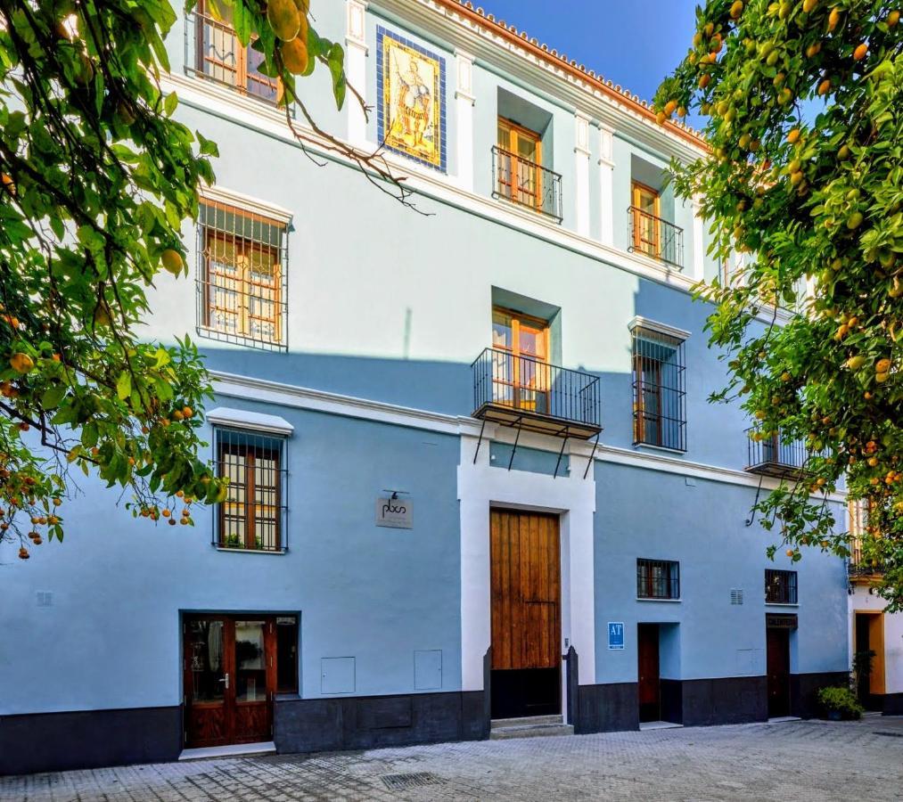 Palacio Del Siglo Xvii Frente A Jardines De Murillo * Siviglia